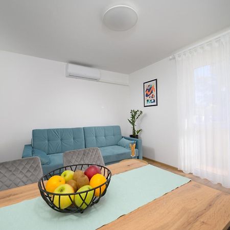 Apartment Pina Porec Exterior photo